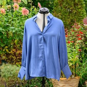 Halogen NWOT blue silky satin dress shirt w/long dressy cuffs